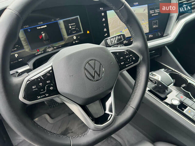 Серый Фольксваген Туарег, объемом двигателя 2.97 л и пробегом 120 тыс. км за 52500 $, фото 17 на Automoto.ua