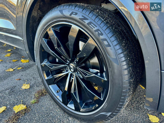 Фольксваген Туарег 2020 у Кривому Розі на Automoto.ua Сірий Фольксваген Туарег, об'ємом двигуна 3.96 л та пробігом 111 тис. км за 72000 $, фото 10 на Automoto.ua
