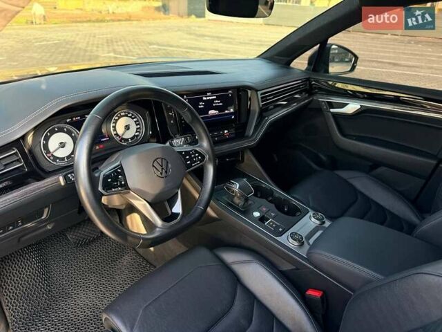 Серый Фольксваген Туарег, объемом двигателя 3 л и пробегом 115 тыс. км за 40500 $, фото 22 на Automoto.ua