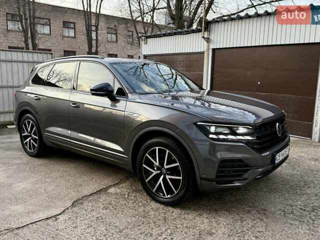 Серый Фольксваген Туарег, объемом двигателя 2.97 л и пробегом 125 тыс. км за 46800 $, фото 3 на Automoto.ua