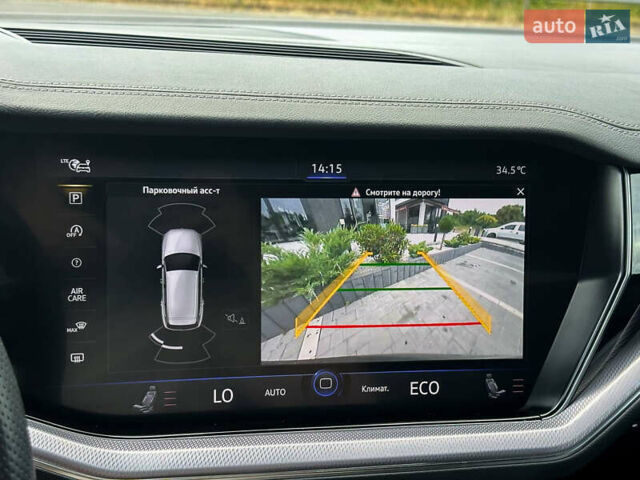 Серый Фольксваген Туарег, объемом двигателя 3 л и пробегом 160 тыс. км за 51500 $, фото 48 на Automoto.ua