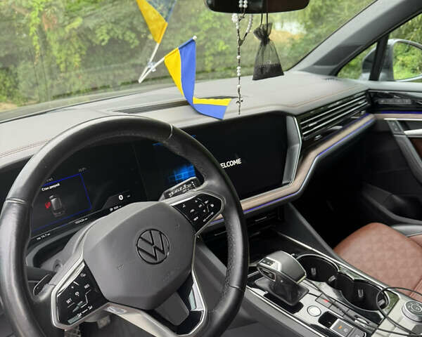 Серый Фольксваген Туарег, объемом двигателя 2.97 л и пробегом 108 тыс. км за 57800 $, фото 12 на Automoto.ua