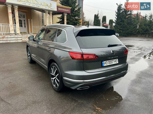 Серый Фольксваген Туарег, объемом двигателя 2.97 л и пробегом 120 тыс. км за 52500 $, фото 5 на Automoto.ua