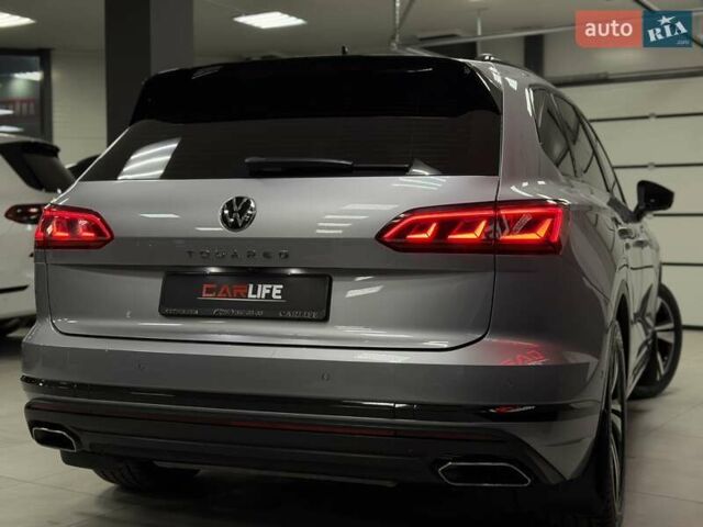 Серый Фольксваген Туарег, объемом двигателя 2.97 л и пробегом 53 тыс. км за 57000 $, фото 14 на Automoto.ua