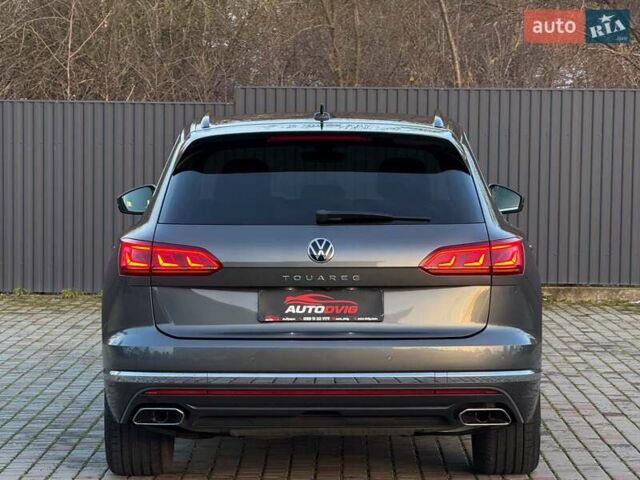 Серый Фольксваген Туарег, объемом двигателя 3 л и пробегом 135 тыс. км за 52999 $, фото 4 на Automoto.ua