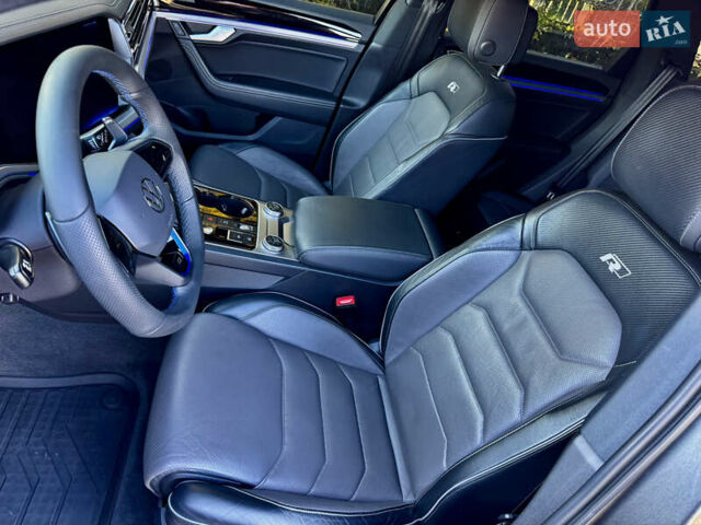 Фольксваген Туарег 2020 у Кривому Розі на Automoto.ua Сірий Фольксваген Туарег, об'ємом двигуна 3.96 л та пробігом 111 тис. км за 72000 $, фото 15 на Automoto.ua