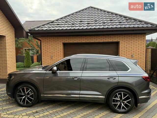 Сірий Фольксваген Туарег, об'ємом двигуна 2.97 л та пробігом 62 тис. км за 59000 $, фото 4 на Automoto.ua