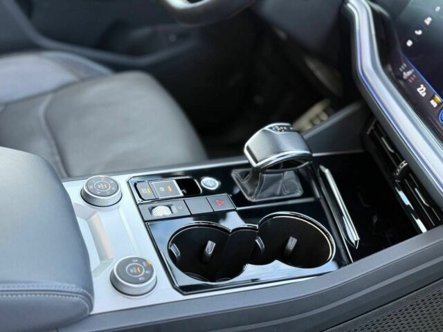 Серый Фольксваген Туарег, объемом двигателя 3 л и пробегом 210 тыс. км за 1402 $, фото 8 на Automoto.ua