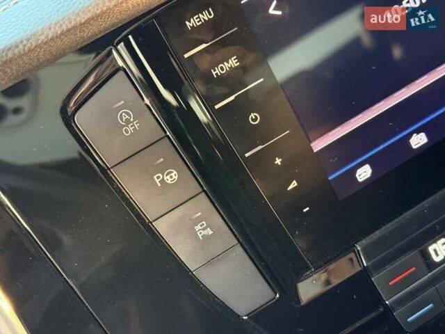 Серый Фольксваген Туарег, объемом двигателя 3 л и пробегом 115 тыс. км за 40500 $, фото 7 на Automoto.ua