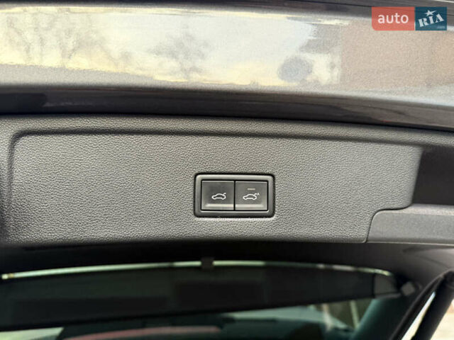 Серый Фольксваген Туарег, объемом двигателя 2.97 л и пробегом 125 тыс. км за 46800 $, фото 32 на Automoto.ua