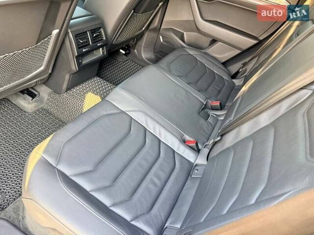 Серый Фольксваген Туарег, объемом двигателя 3 л и пробегом 115 тыс. км за 40500 $, фото 9 на Automoto.ua