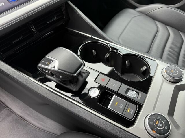 Серый Фольксваген Туарег, объемом двигателя 3 л и пробегом 62 тыс. км за 57950 $, фото 16 на Automoto.ua