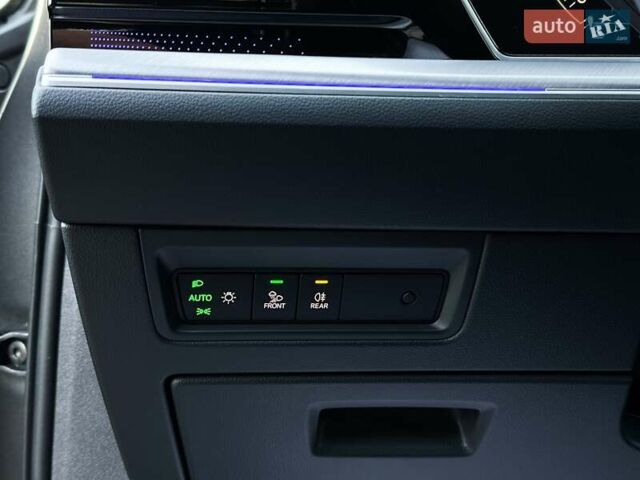 Серый Фольксваген Туарег, объемом двигателя 3 л и пробегом 135 тыс. км за 52999 $, фото 40 на Automoto.ua