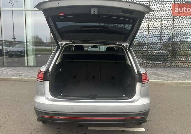 Сірий Фольксваген Туарег, об'ємом двигуна 3 л та пробігом 88 тис. км за 39726 $, фото 9 на Automoto.ua