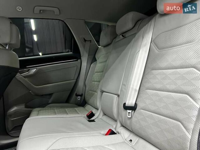 Фольксваген Туарег 2020 у Чернівцях на Automoto.ua Сірий Фольксваген Туарег, об'ємом двигуна 3 л та пробігом 90 тис. км за 50500 $, фото 19 на Automoto.ua