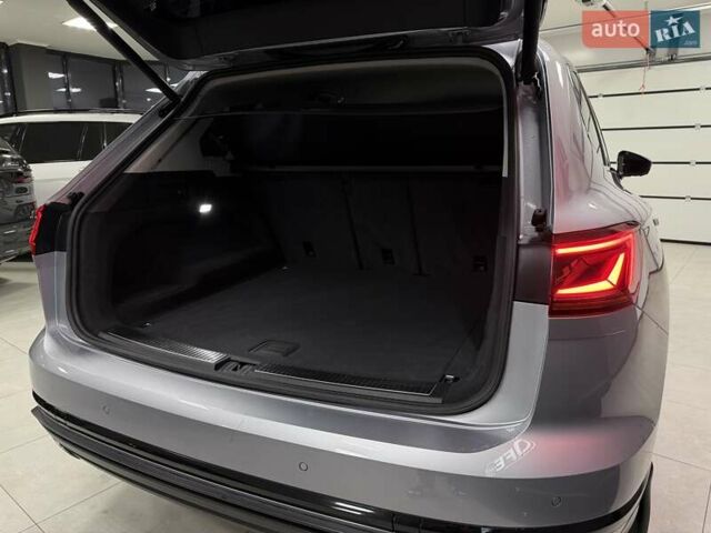 Серый Фольксваген Туарег, объемом двигателя 2.97 л и пробегом 53 тыс. км за 57000 $, фото 54 на Automoto.ua