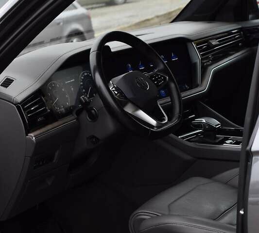 Сірий Фольксваген Туарег, об'ємом двигуна 2.99 л та пробігом 204 тис. км за 41999 $, фото 7 на Automoto.ua