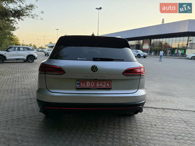 Серый Фольксваген Туарег, объемом двигателя 3 л и пробегом 56 тыс. км за 49000 $, фото 5 на Automoto.ua