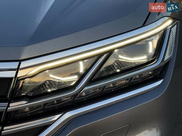 Серый Фольксваген Туарег, объемом двигателя 3 л и пробегом 135 тыс. км за 52999 $, фото 13 на Automoto.ua