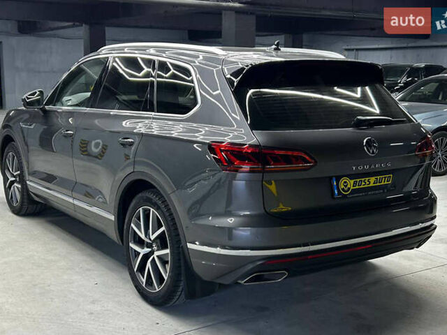 Фольксваген Туарег 2020 у Чернівцях на Automoto.ua Сірий Фольксваген Туарег, об'ємом двигуна 3 л та пробігом 90 тис. км за 50500 $, фото 3 на Automoto.ua