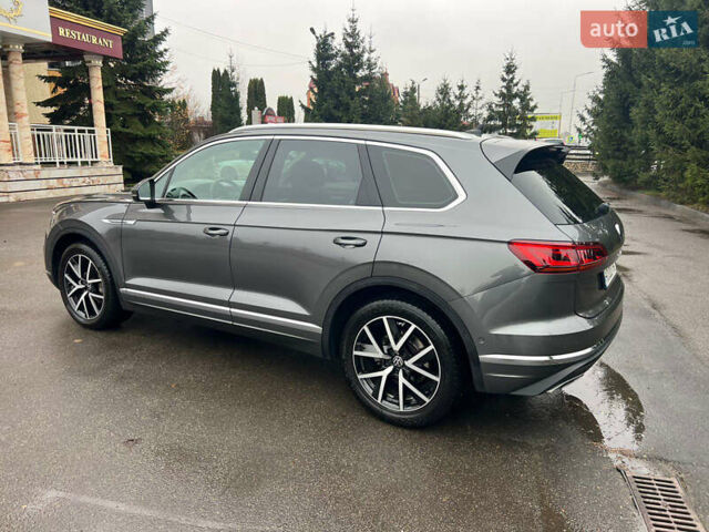 Серый Фольксваген Туарег, объемом двигателя 2.97 л и пробегом 120 тыс. км за 52500 $, фото 4 на Automoto.ua