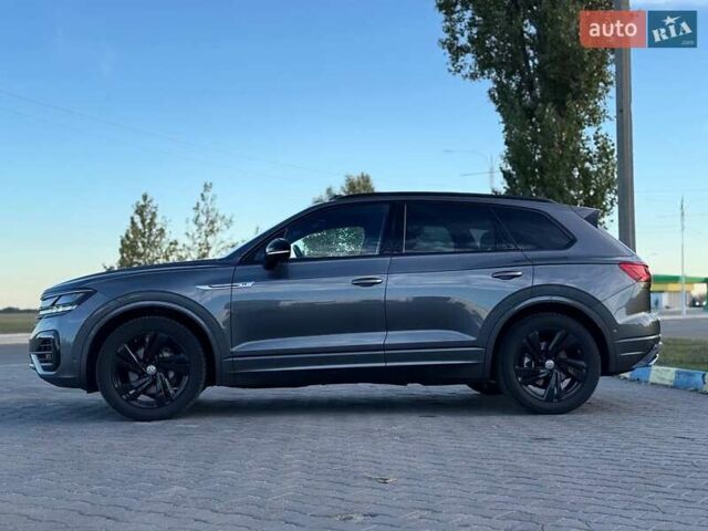 Сірий Фольксваген Туарег, об'ємом двигуна 2.97 л та пробігом 199 тис. км за 59999 $, фото 1 на Automoto.ua