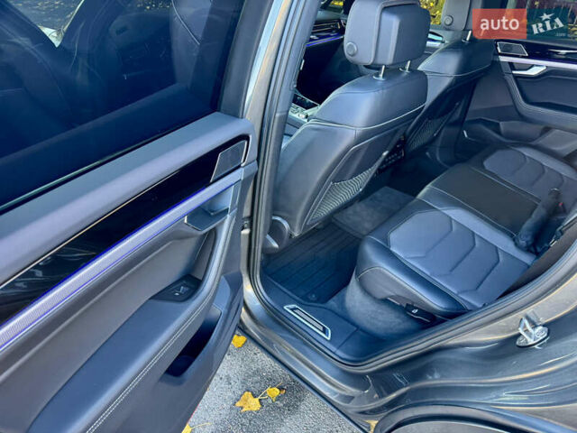 Фольксваген Туарег 2020 у Кривому Розі на Automoto.ua Сірий Фольксваген Туарег, об'ємом двигуна 3.96 л та пробігом 111 тис. км за 72000 $, фото 17 на Automoto.ua