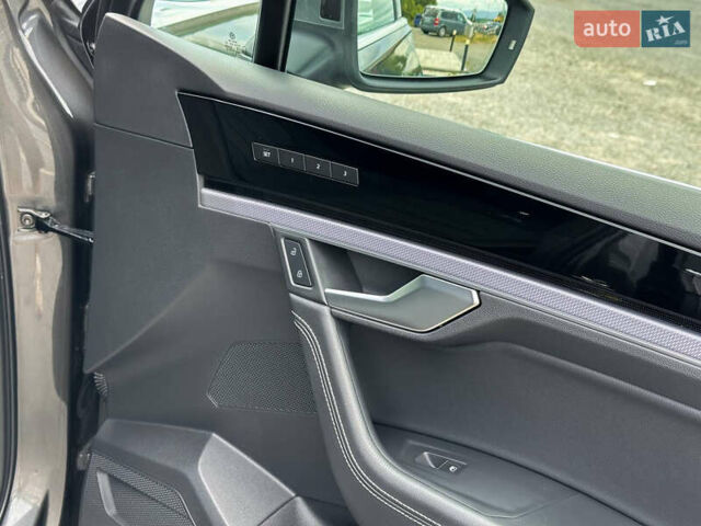 Серый Фольксваген Туарег, объемом двигателя 3 л и пробегом 160 тыс. км за 51500 $, фото 69 на Automoto.ua