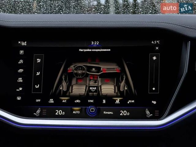 Серый Фольксваген Туарег, объемом двигателя 3 л и пробегом 135 тыс. км за 52999 $, фото 88 на Automoto.ua