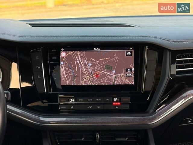 Серый Фольксваген Туарег, объемом двигателя 3 л и пробегом 115 тыс. км за 40500 $, фото 8 на Automoto.ua