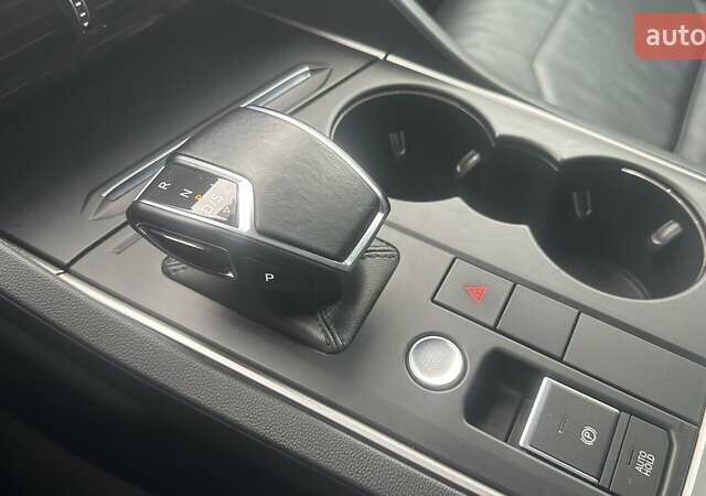 Сірий Фольксваген Туарег, об'ємом двигуна 3 л та пробігом 88 тис. км за 39726 $, фото 26 на Automoto.ua