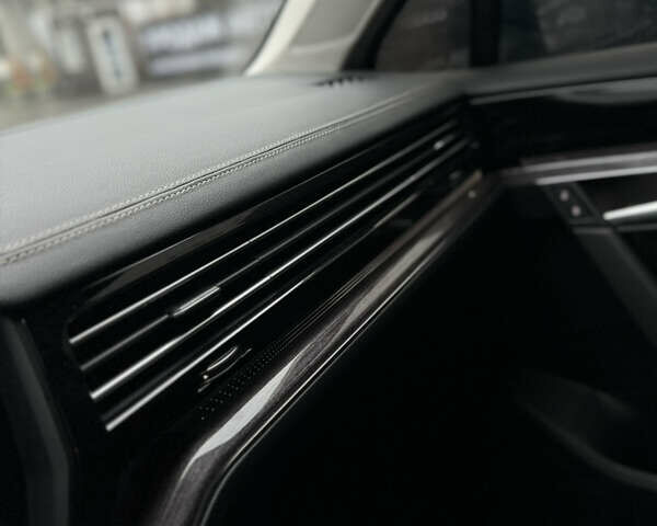 Серый Фольксваген Туарег, объемом двигателя 2.97 л и пробегом 147 тыс. км за 42999 $, фото 18 на Automoto.ua