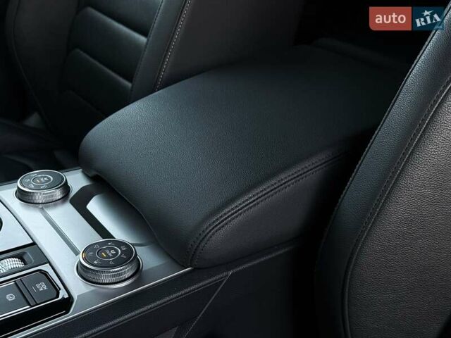 Серый Фольксваген Туарег, объемом двигателя 3 л и пробегом 135 тыс. км за 52999 $, фото 50 на Automoto.ua