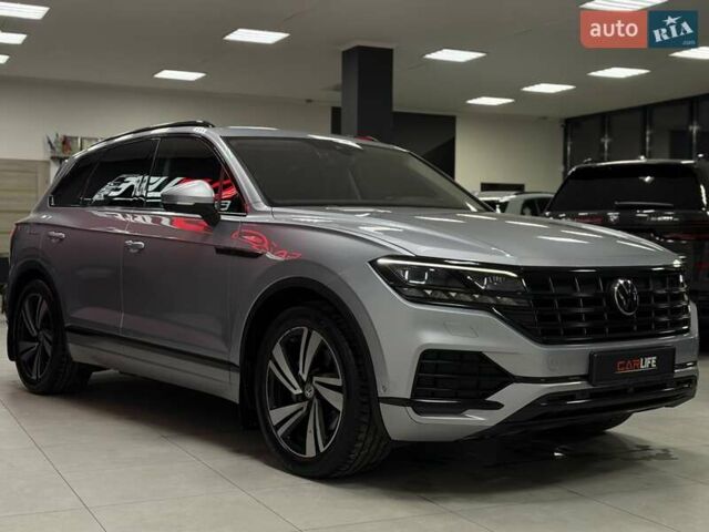 Серый Фольксваген Туарег, объемом двигателя 2.97 л и пробегом 53 тыс. км за 57000 $, фото 10 на Automoto.ua