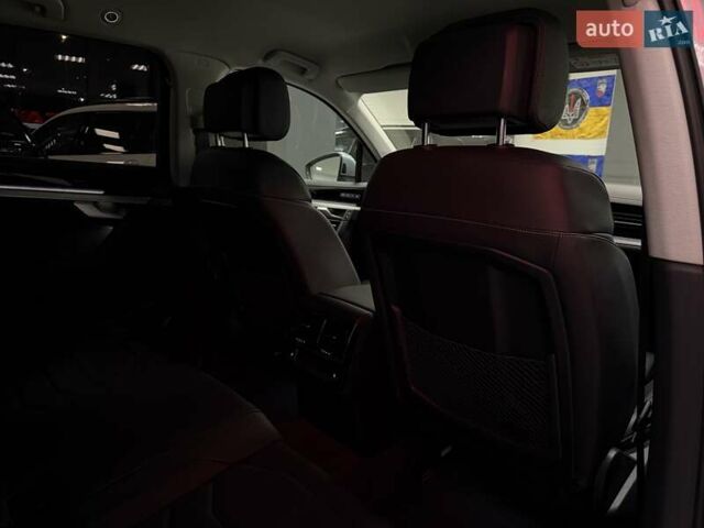 Серый Фольксваген Туарег, объемом двигателя 2.97 л и пробегом 53 тыс. км за 57000 $, фото 47 на Automoto.ua