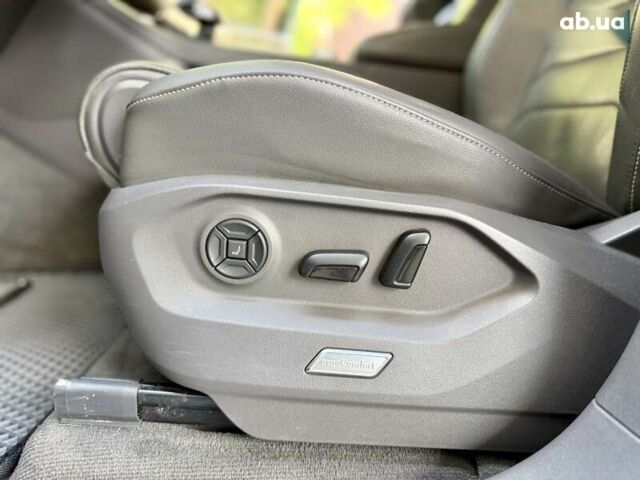 Сірий Фольксваген Туарег, об'ємом двигуна 3 л та пробігом 100 тис. км за 49500 $, фото 25 на Automoto.ua