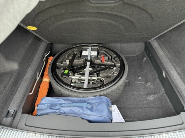 Серый Фольксваген Туарег, объемом двигателя 3 л и пробегом 62 тыс. км за 57950 $, фото 23 на Automoto.ua