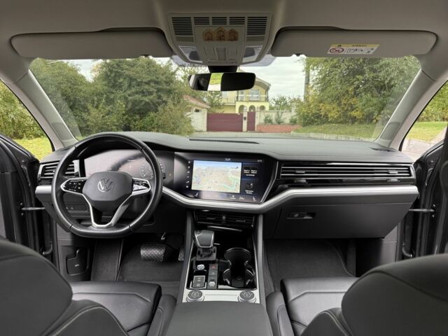 Серый Фольксваген Туарег, объемом двигателя 3 л и пробегом 62 тыс. км за 57950 $, фото 12 на Automoto.ua