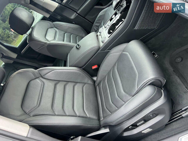 Серый Фольксваген Туарег, объемом двигателя 2.97 л и пробегом 120 тыс. км за 52500 $, фото 27 на Automoto.ua