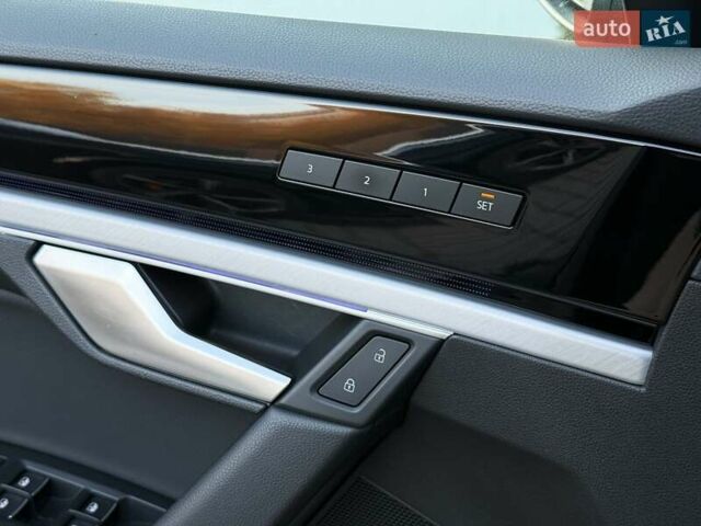 Серый Фольксваген Туарег, объемом двигателя 3 л и пробегом 135 тыс. км за 52999 $, фото 29 на Automoto.ua