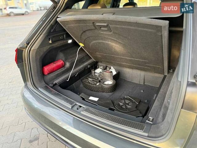 Сірий Фольксваген Туарег, об'ємом двигуна 2.97 л та пробігом 199 тис. км за 59999 $, фото 19 на Automoto.ua