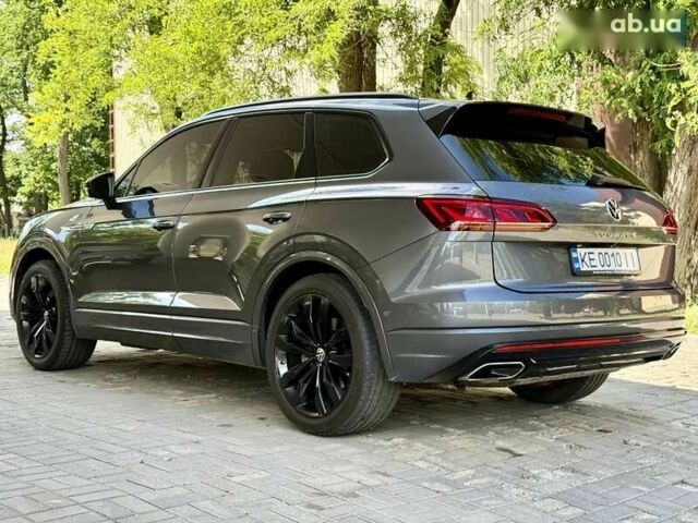 Сірий Фольксваген Туарег, об'ємом двигуна 3 л та пробігом 100 тис. км за 49500 $, фото 17 на Automoto.ua