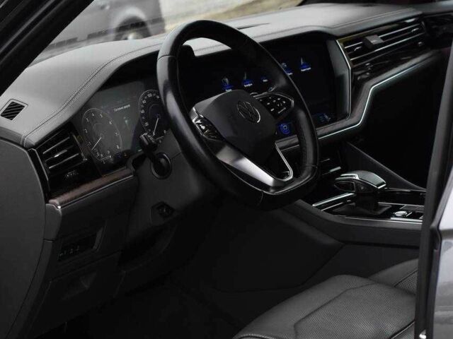 Сірий Фольксваген Туарег, об'ємом двигуна 3 л та пробігом 204 тис. км за 41999 $, фото 6 на Automoto.ua