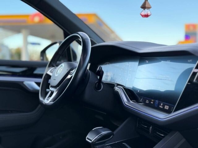 Серый Фольксваген Туарег, объемом двигателя 3 л и пробегом 210 тыс. км за 1402 $, фото 10 на Automoto.ua