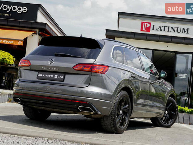 Серый Фольксваген Туарег, объемом двигателя 3 л и пробегом 160 тыс. км за 51500 $, фото 25 на Automoto.ua