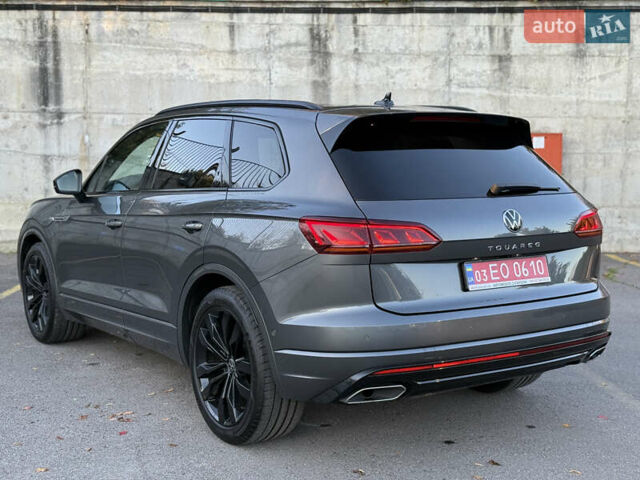 Серый Фольксваген Туарег, объемом двигателя 3 л и пробегом 175 тыс. км за 53999 $, фото 12 на Automoto.ua