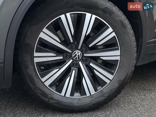 Серый Фольксваген Туарег, объемом двигателя 3 л и пробегом 41 тыс. км за 46900 $, фото 12 на Automoto.ua