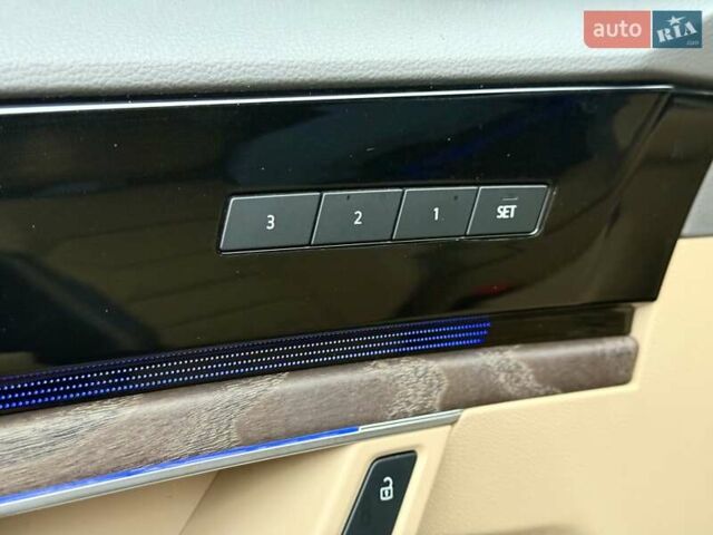 Серый Фольксваген Туарег, объемом двигателя 2.97 л и пробегом 79 тыс. км за 57900 $, фото 20 на Automoto.ua