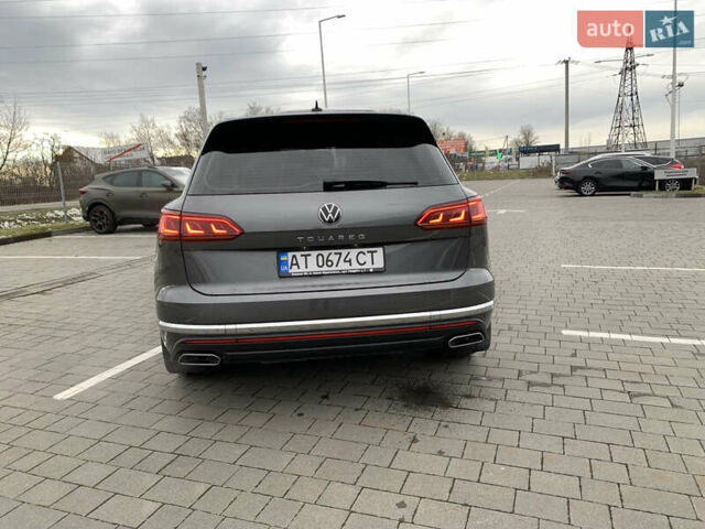 Сірий Фольксваген Туарег, об'ємом двигуна 2.97 л та пробігом 110 тис. км за 56000 $, фото 5 на Automoto.ua