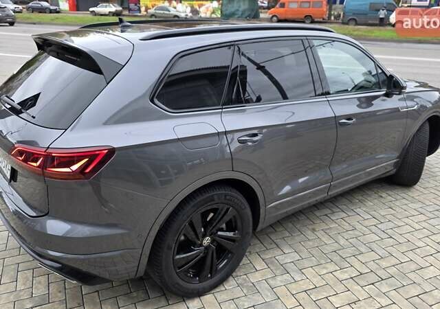 Серый Фольксваген Туарег, объемом двигателя 2.99 л и пробегом 90 тыс. км за 54500 $, фото 30 на Automoto.ua